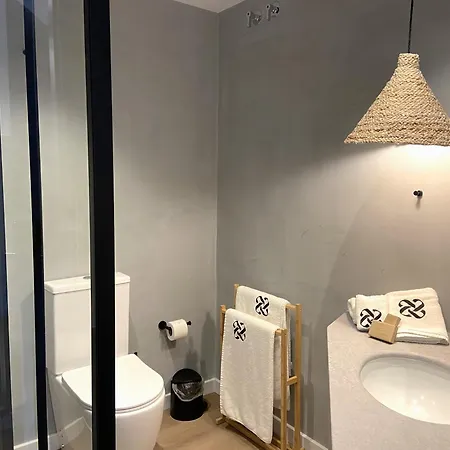 Отель Calendula & 2*